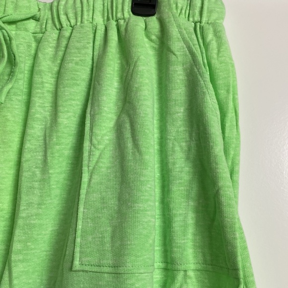 Bright green terry cloth skirt - Picture 2 of 3